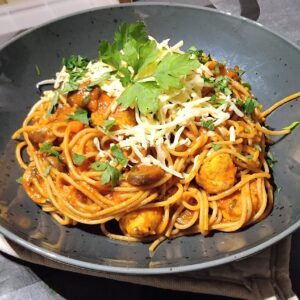 Spaghetti met paprika-tomatensaus, champignons & snelle balletjes