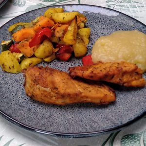 Kip met appelmoes en ovengroenten - receptenwijzer.be